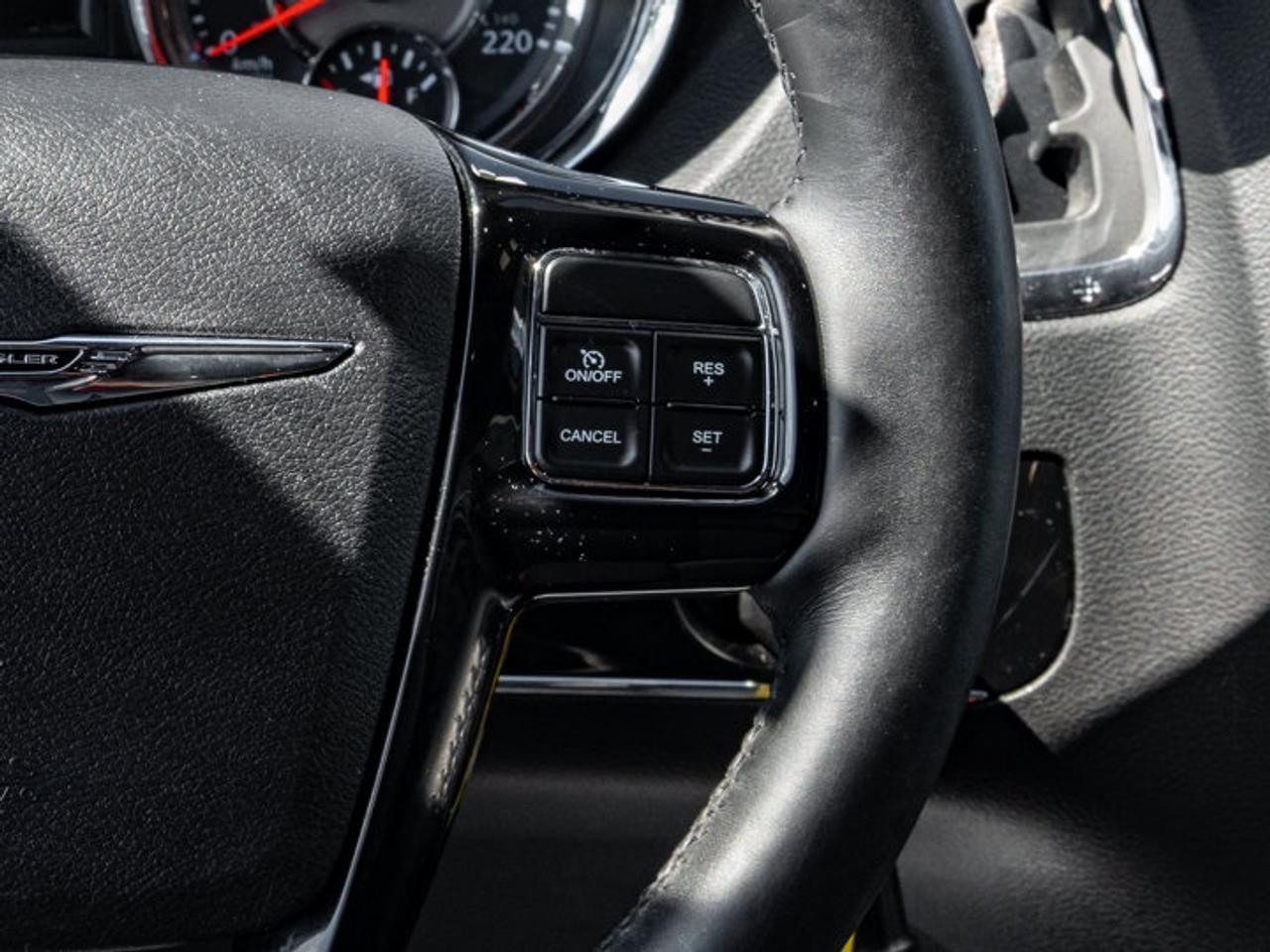2015 Chrysler Town & Country S Photo