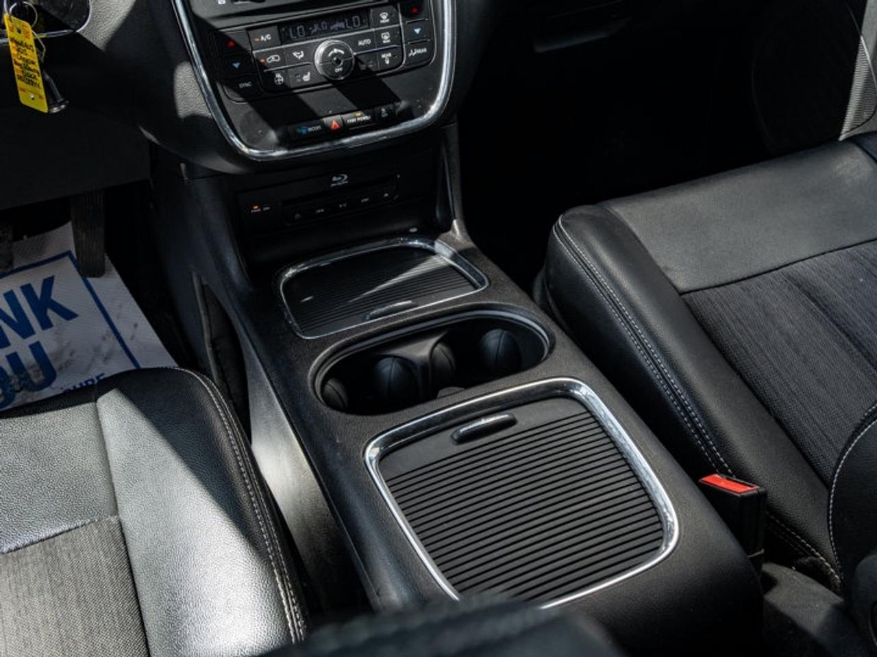 2015 Chrysler Town & Country S Photo
