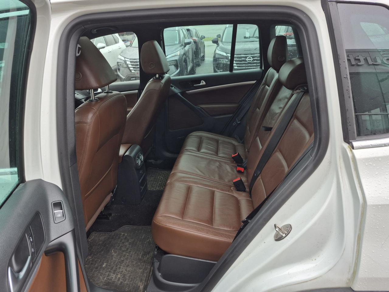 2017 Volkswagen Tiguan Highline 2.0T, LEATHER INTERIOR Photo