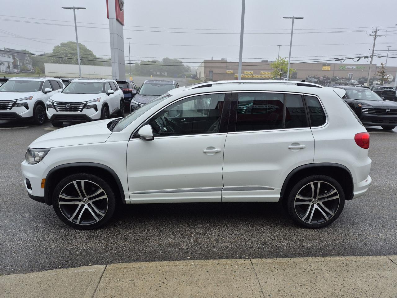 2017 Volkswagen Tiguan Highline 2.0T, LEATHER INTERIOR Photo