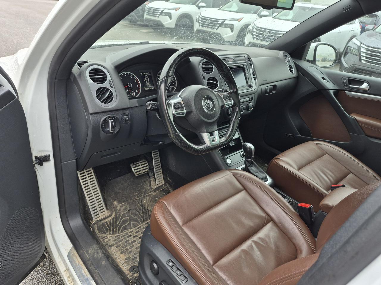 2017 Volkswagen Tiguan Highline 2.0T, LEATHER INTERIOR Photo