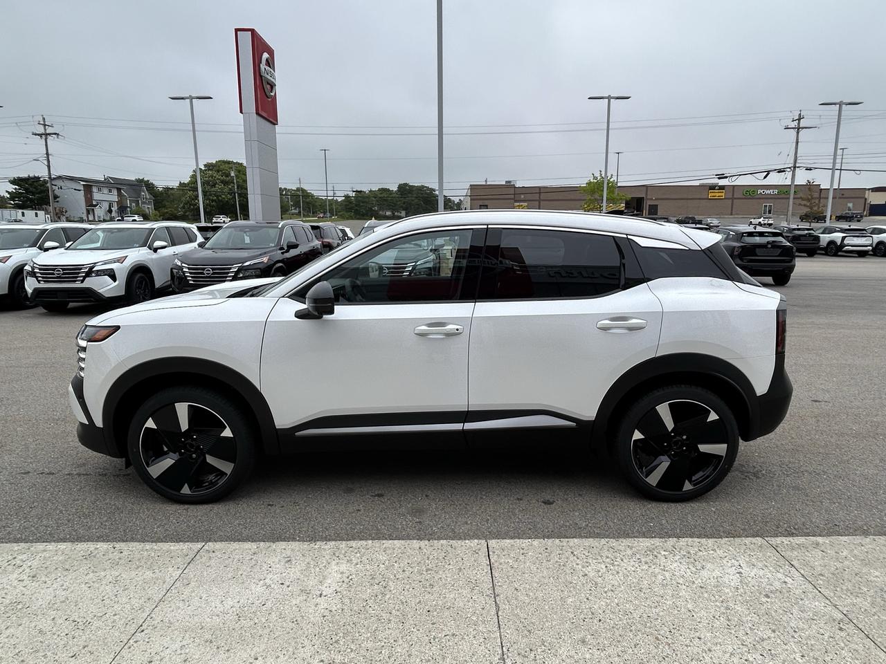 2026 Nissan Kicks SR PREMIUM Photo