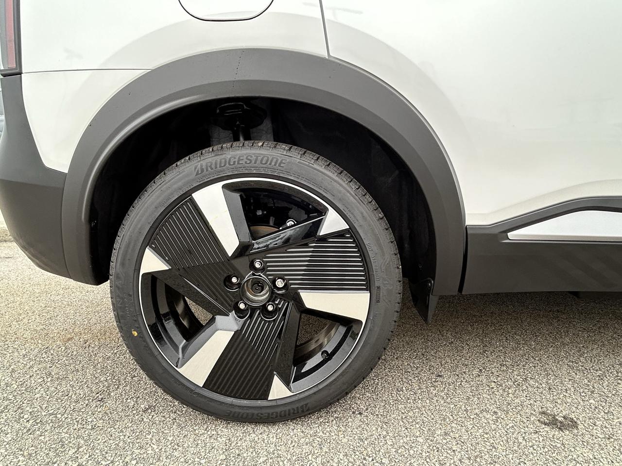 2026 Nissan Kicks SR PREMIUM Photo