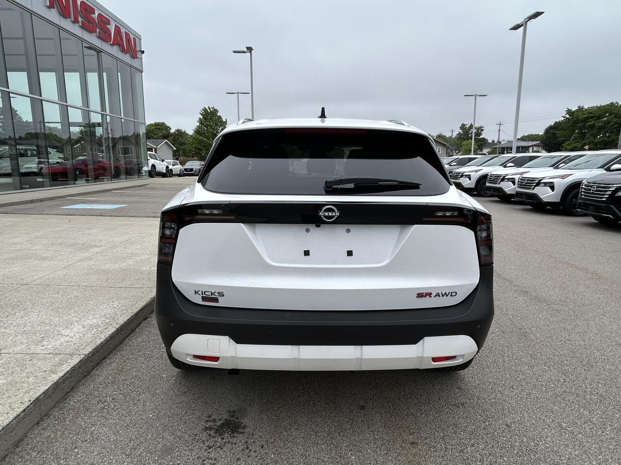 2026 Nissan Kicks SR PREMIUM Photo
