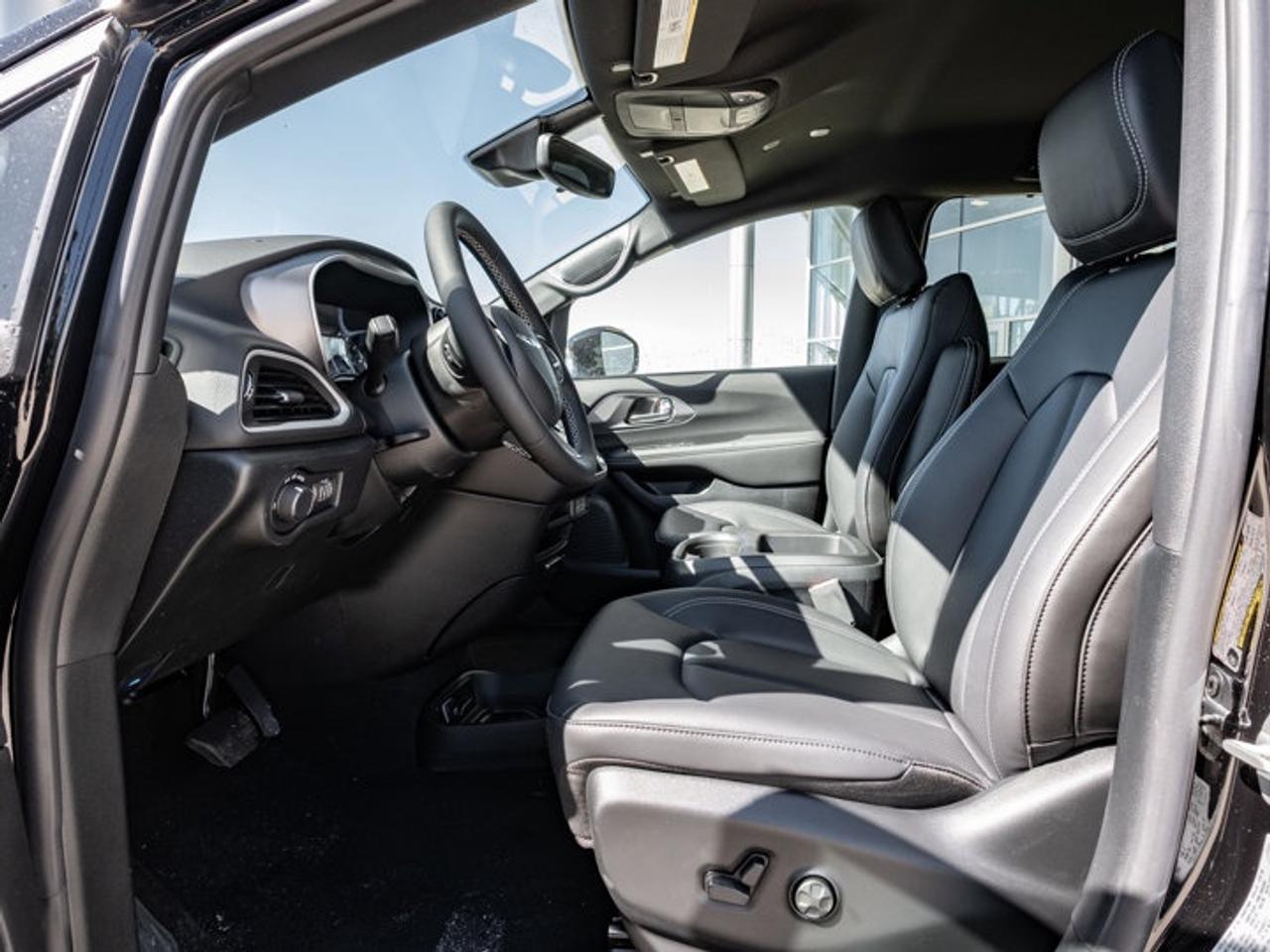 2026 Dodge Grand Caravan SXT Photo