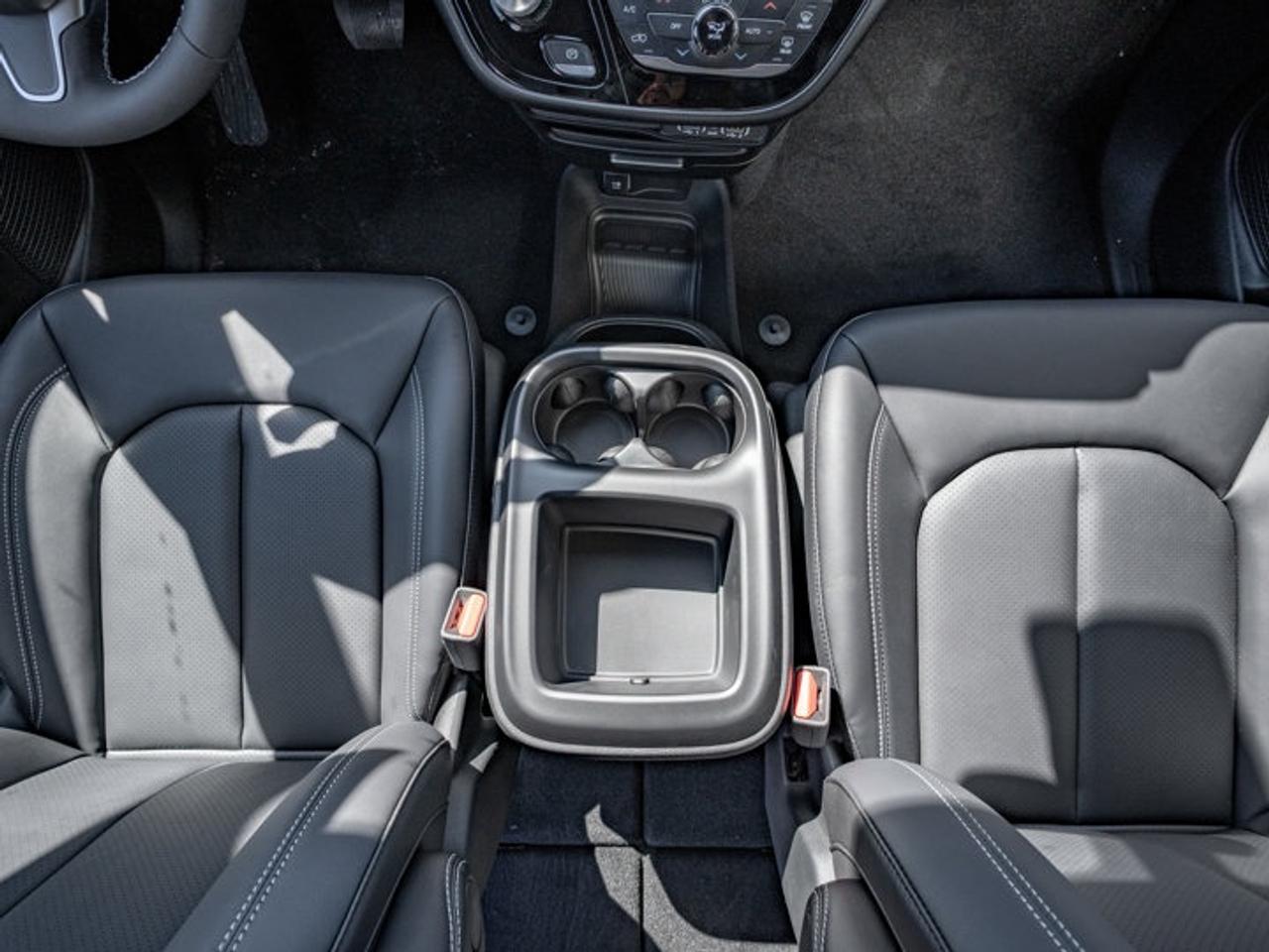 2026 Dodge Grand Caravan SXT Photo