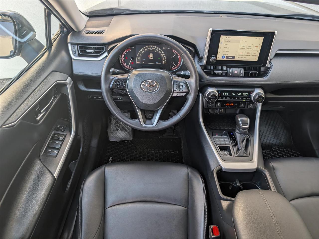 2023 Toyota RAV4 XLE AWD - SUNROOF - LEATHER - TECH FEATS Photo
