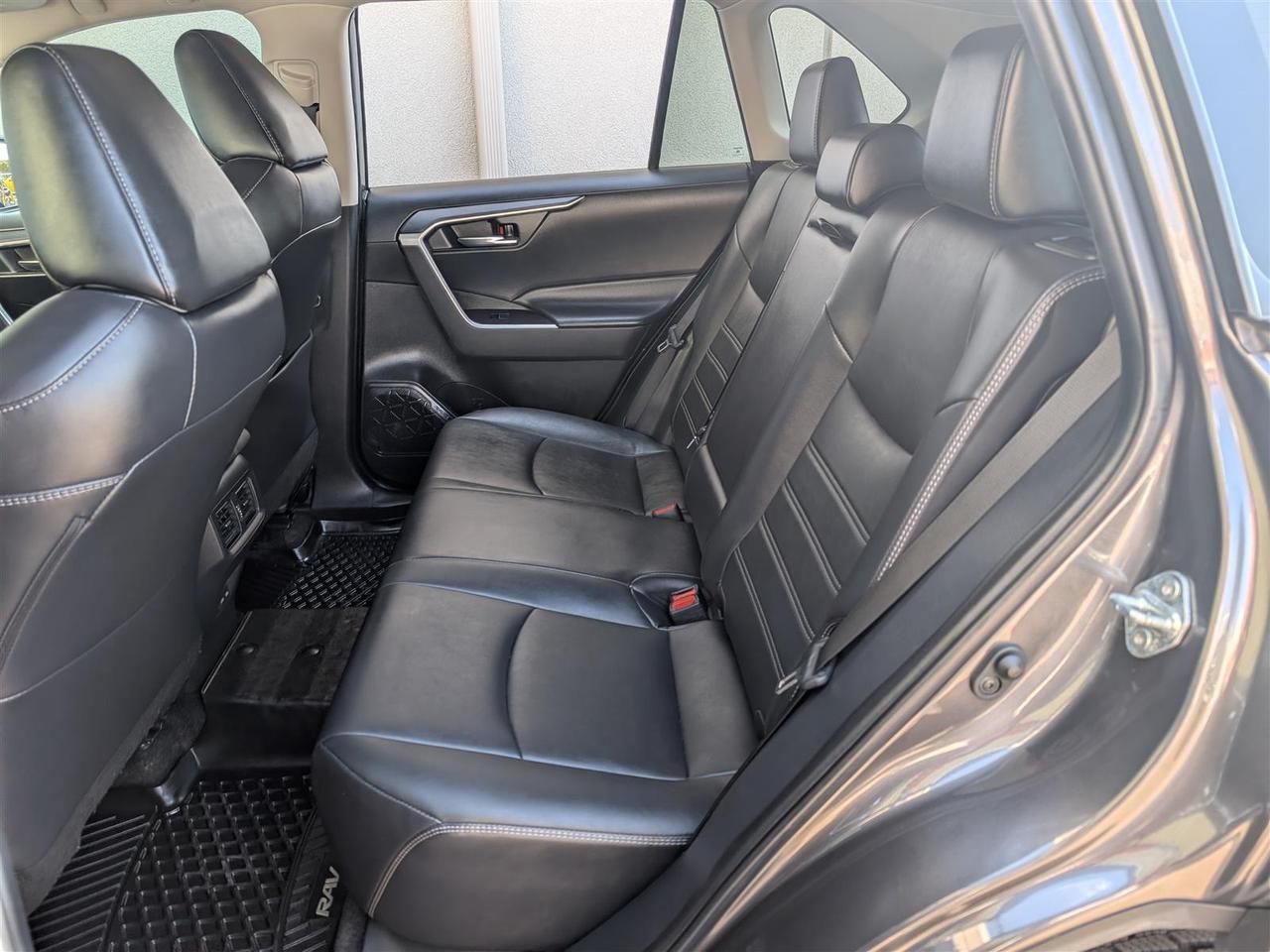 2023 Toyota RAV4 XLE AWD - SUNROOF - LEATHER - TECH FEATS Photo