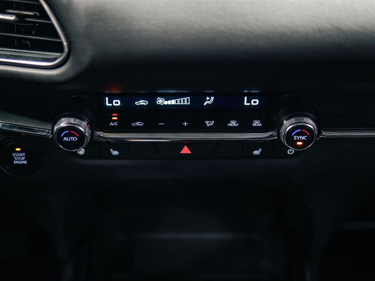 2025 Mazda CX-30 PREFERRED | AWD | BLIND SPOT | NO ACCIDENTS Photo
