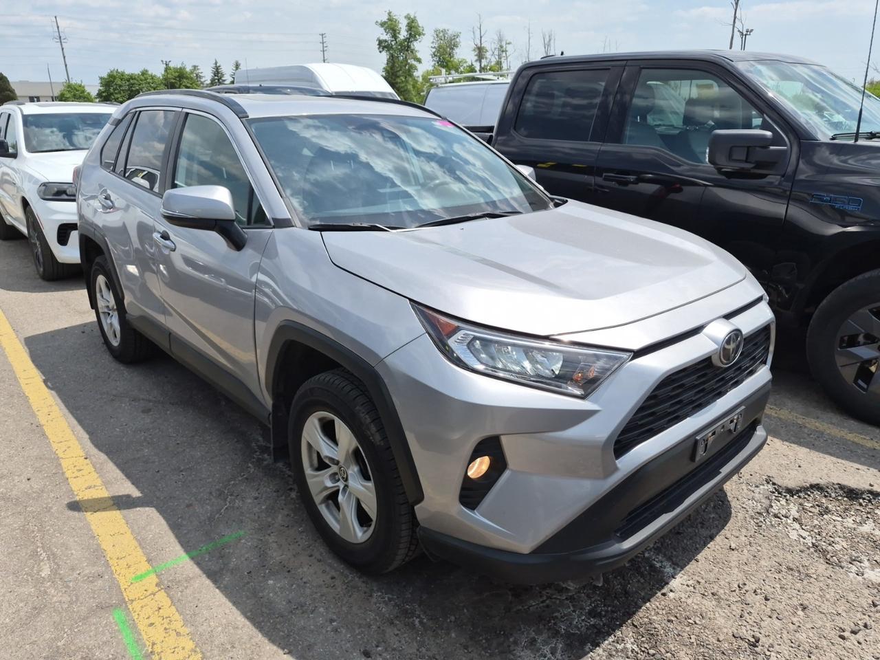 2021 Toyota RAV4 XLE AWD | NO ACCIDENTS | TOYOTA SERVCIED Photo