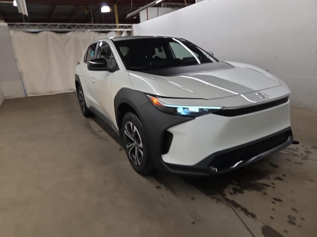 2024 Toyota bZ4X ** SALE PENDING BY RANDEEP ** Photo2