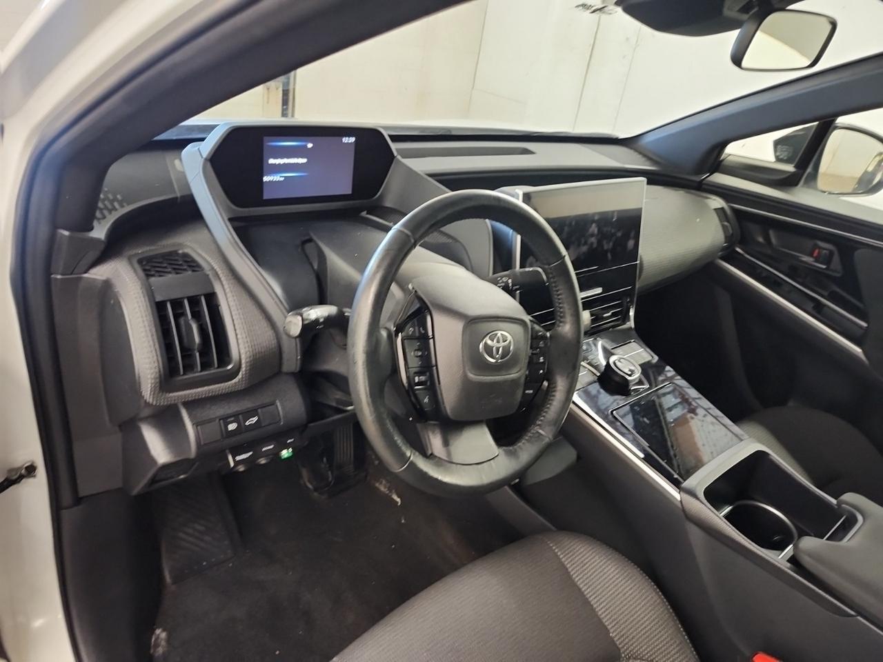 2024 Toyota bZ4X LE | NO ACCIDENTS | PUSH BUTTON | APP CONNECT Photo
