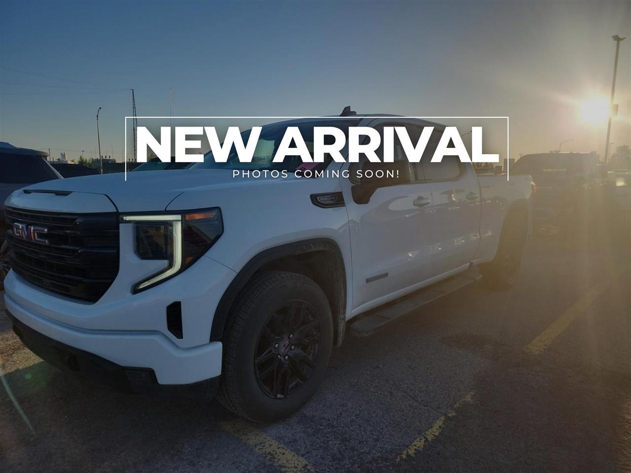 2024 GMC Sierra 1500 ELEVATION CREW CAB | 4X4 | 5.3 V8 | NO ACCIDENTS Photo