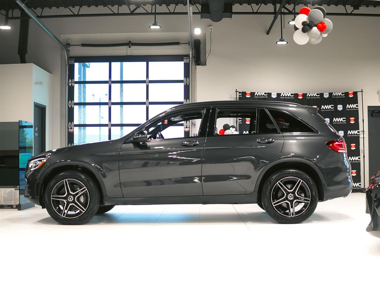 2020 Mercedes-Benz GLC 300 4MATIC | RED LEATHER | AMG | NO ACCIDENTS Photo