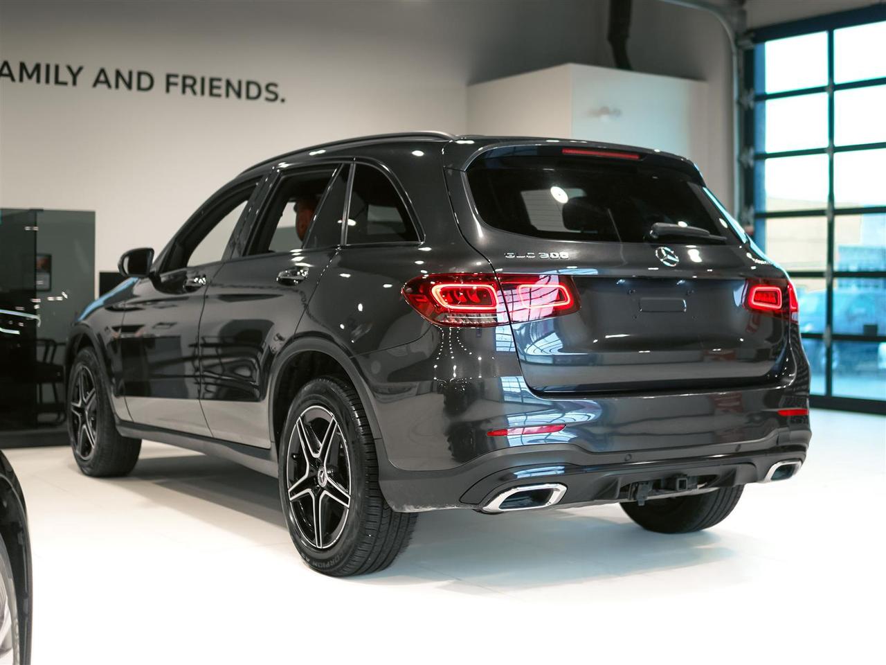 2020 Mercedes-Benz GLC 300 4MATIC | RED LEATHER | AMG | NO ACCIDENTS Photo