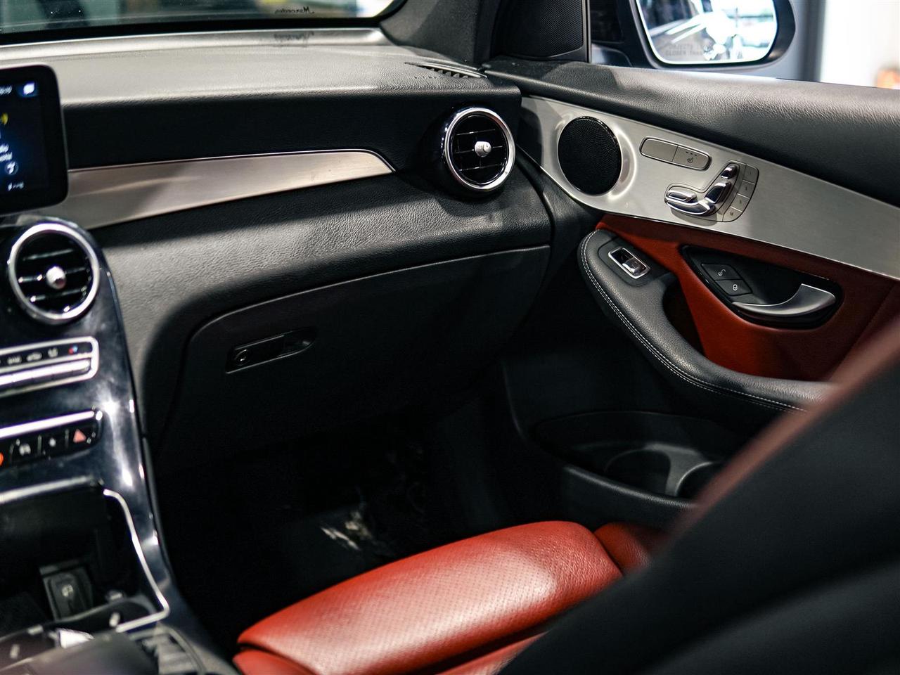 2020 Mercedes-Benz GLC 300 4MATIC | RED LEATHER | AMG | NO ACCIDENTS Photo