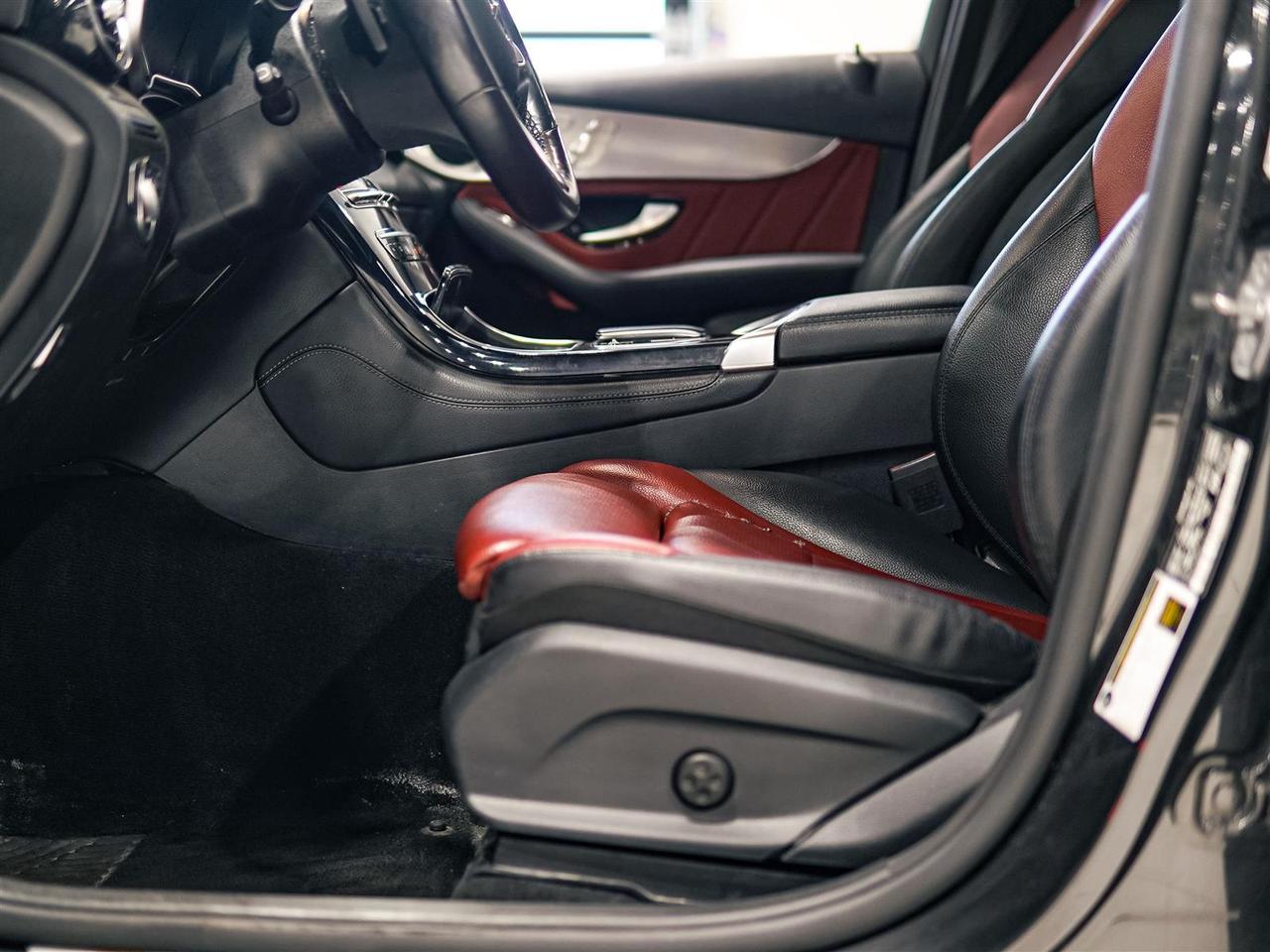2020 Mercedes-Benz GLC 300 4MATIC | RED LEATHER | AMG | NO ACCIDENTS Photo