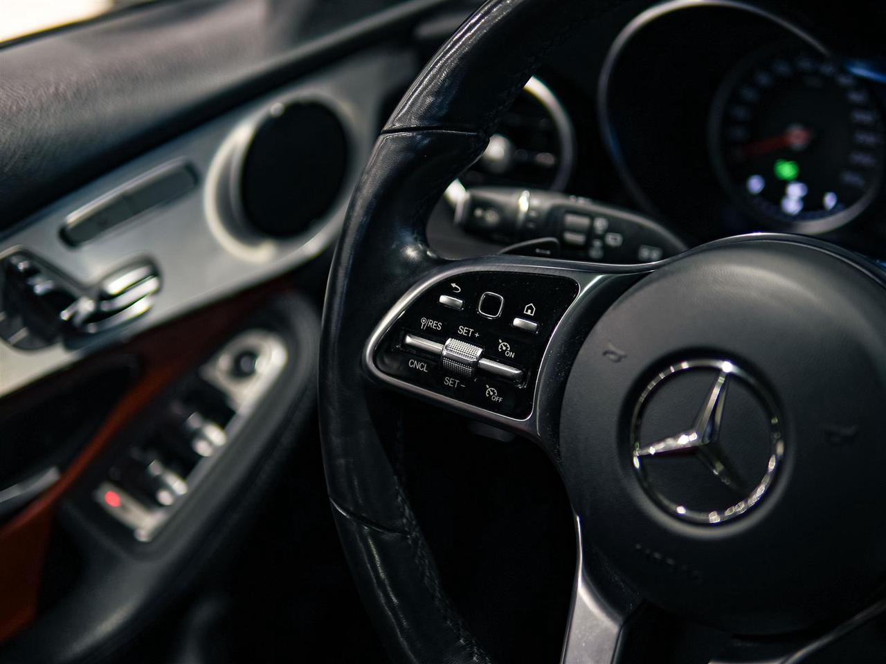 2020 Mercedes-Benz GLC 300 4MATIC | RED LEATHER | AMG | NO ACCIDENTS Photo