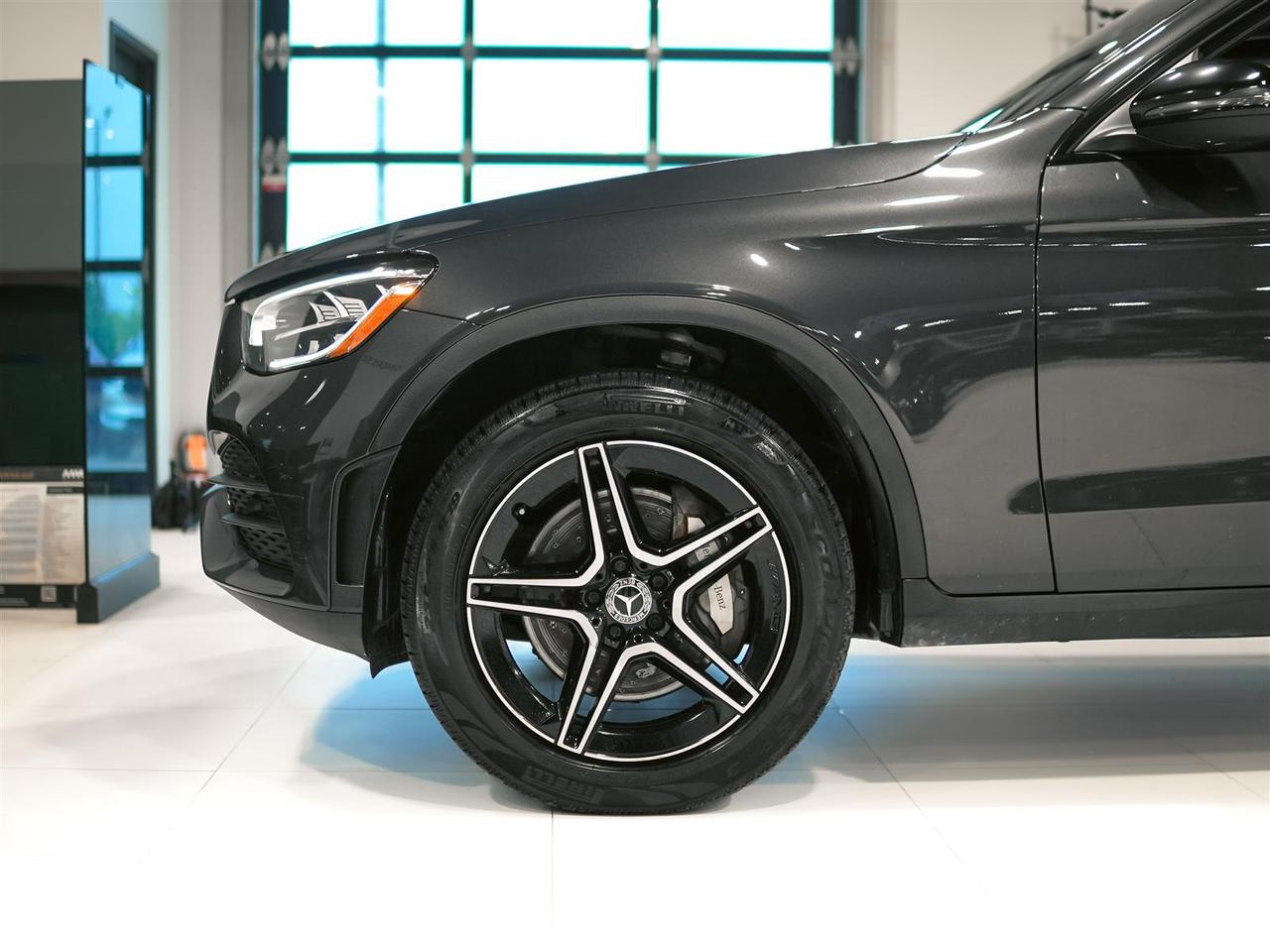 2020 Mercedes-Benz GLC 300 4MATIC | RED LEATHER | AMG | NO ACCIDENTS Photo