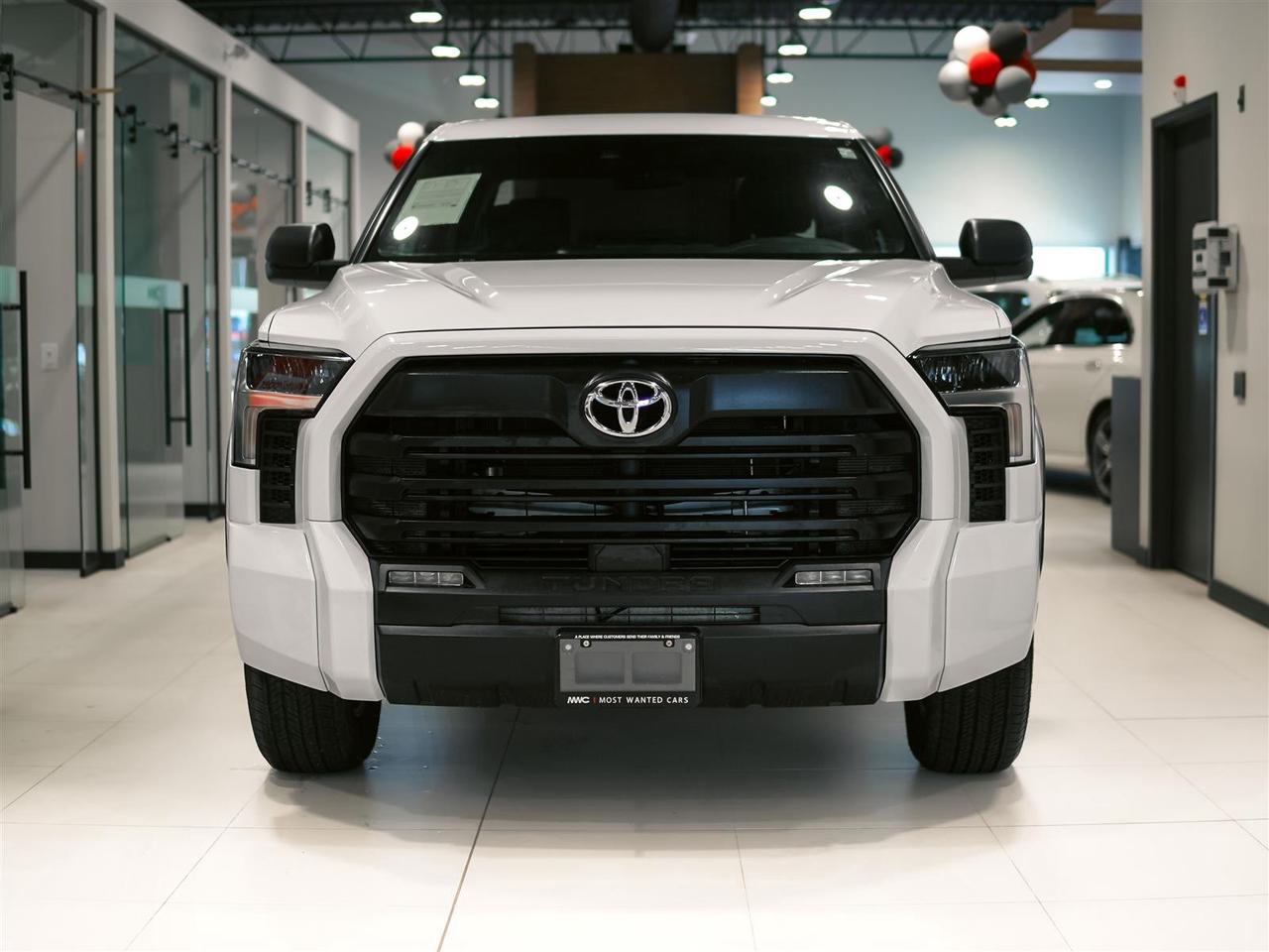 2025 Toyota Tundra SR5 CREWMAX | 4X4 | NO ACCIDENTS | BRAKE CONTROLLER Photo2