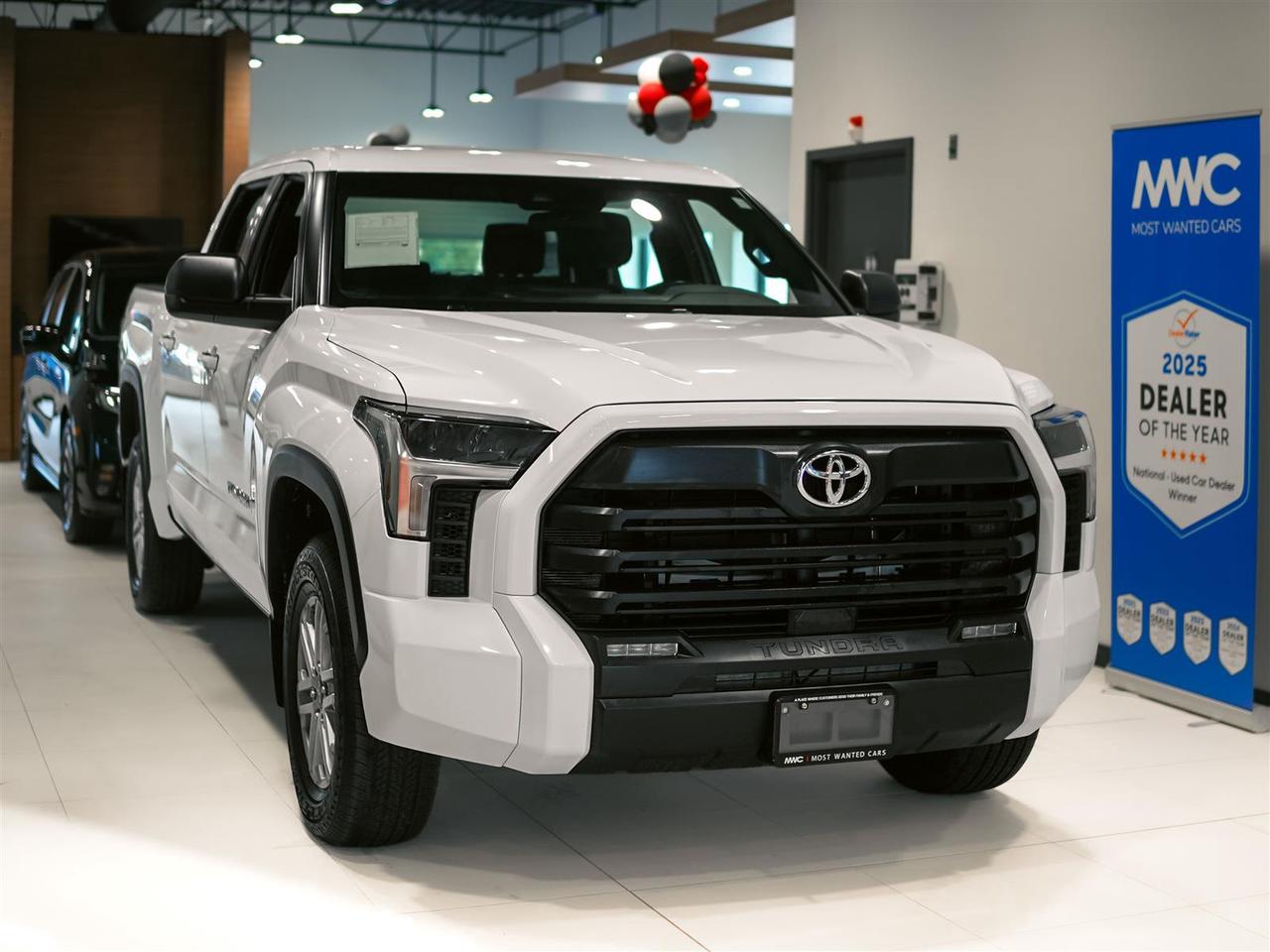 2025 Toyota Tundra SR5 CREWMAX | 4X4 | NO ACCIDENTS | BRAKE CONTROLLER Photo3
