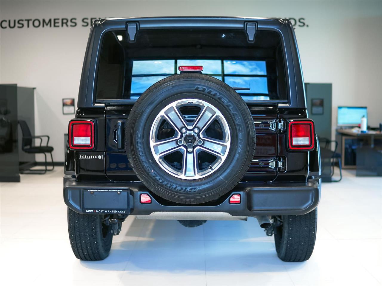 2023 Jeep Wrangler SAHARA 4X4 | NO ACCIDENTS | ONE OWNER Photo