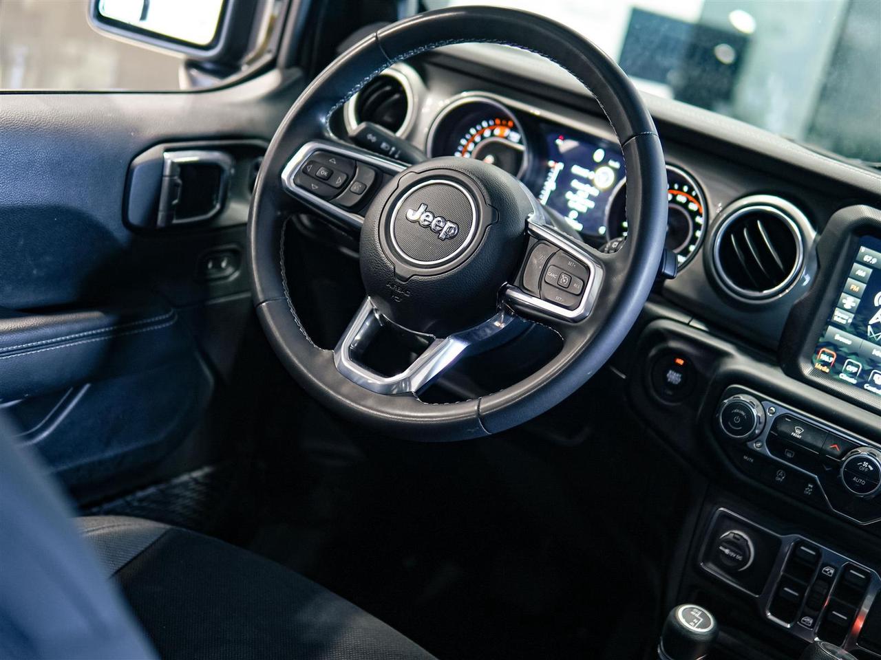 2023 Jeep Wrangler SAHARA 4X4 | NO ACCIDENTS | ONE OWNER Photo