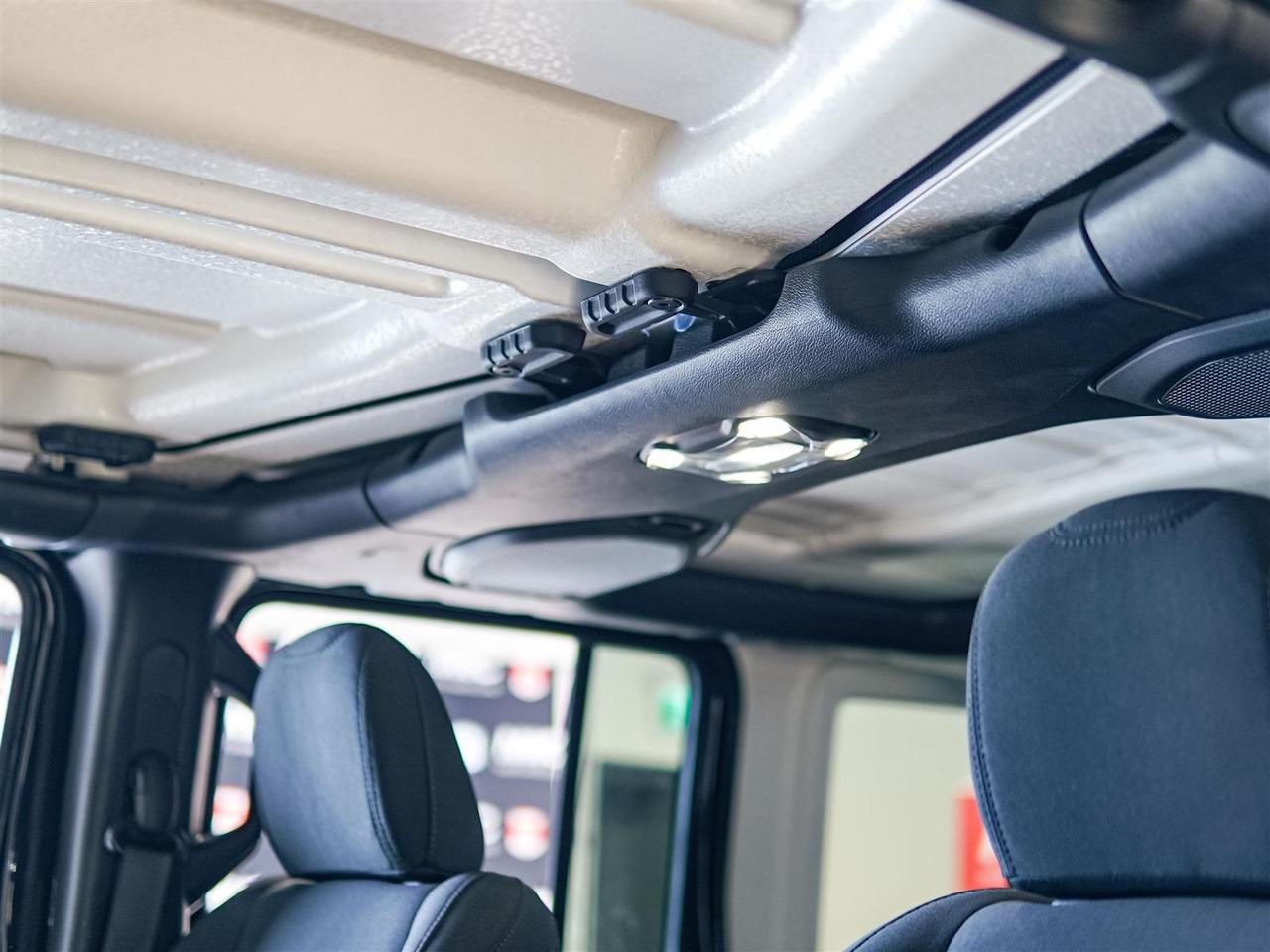 2023 Jeep Wrangler SAHARA 4X4 | NO ACCIDENTS | ONE OWNER Photo
