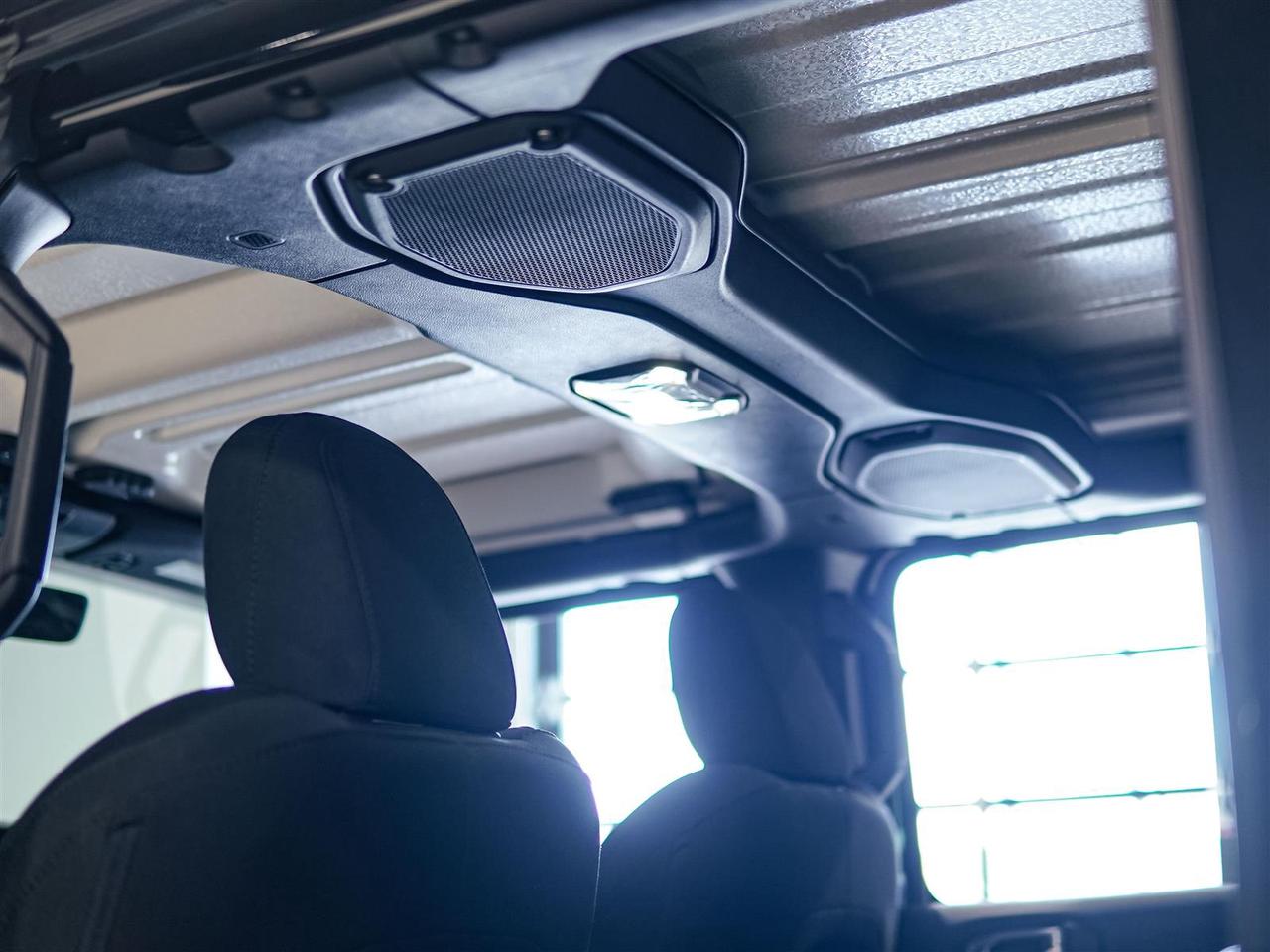 2023 Jeep Wrangler SAHARA 4X4 | NO ACCIDENTS | ONE OWNER Photo