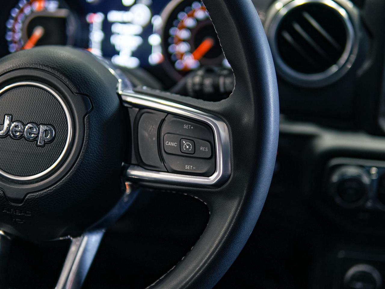 2023 Jeep Wrangler SAHARA 4X4 | NO ACCIDENTS | ONE OWNER Photo