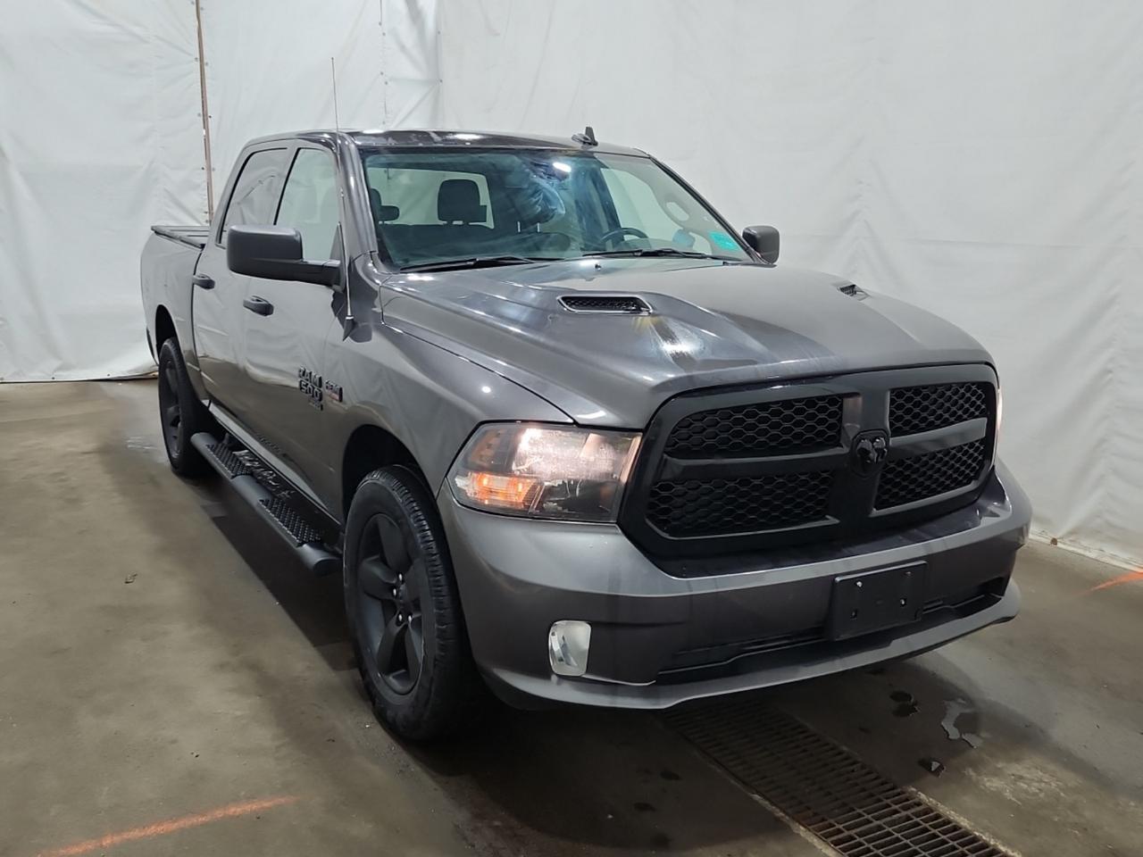 2021 RAM 1500 Classic EXPRESS CREW CAB 4X4 | 5.7 HEMI | NIGHT PKG | SUB ZERO PKG Photo2