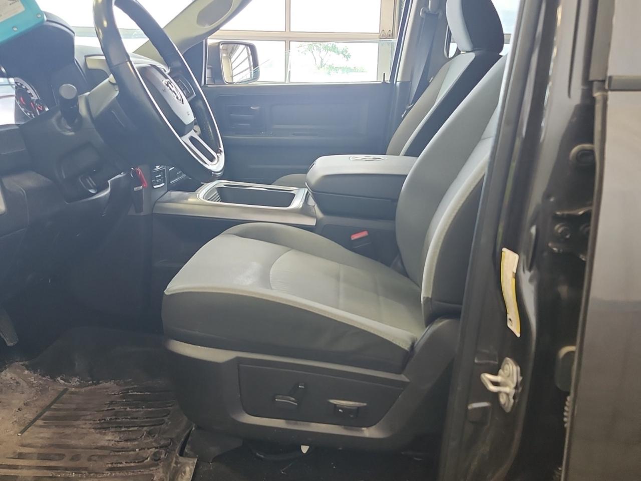 2021 RAM 1500 Classic EXPRESS CREW CAB 4X4 | 5.7 HEMI | NIGHT PKG | SUB ZERO PKG Photo