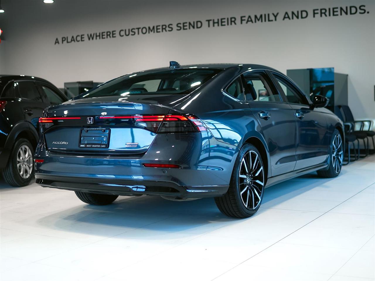2024 Honda Accord Hybrid TOURING | HYBRID | NO ACCIDENTS | ONE OWNER Photo