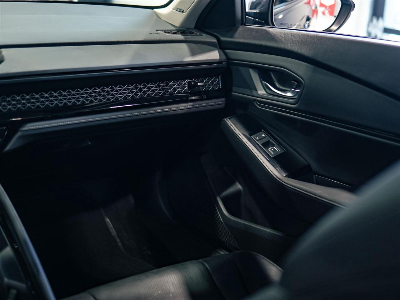 2024 Honda Accord Hybrid TOURING | HYBRID | NO ACCIDENTS | ONE OWNER Photo