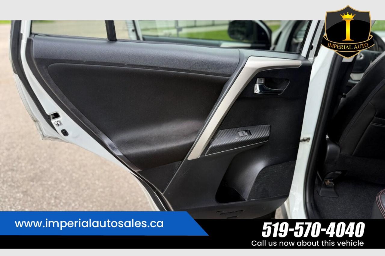 2015 Toyota RAV4 XLE Photo