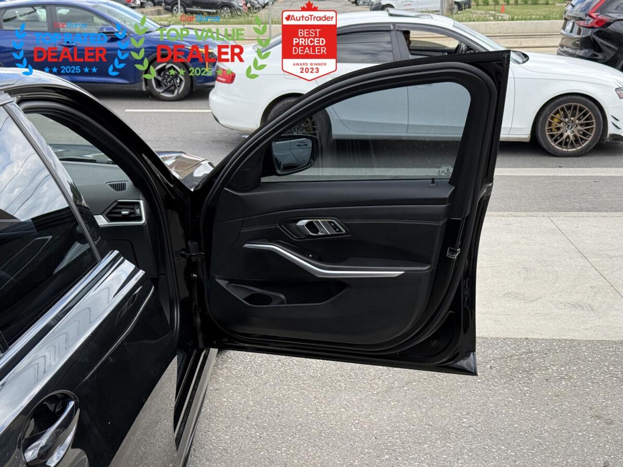 2019 BMW 3 Series 330i //M PKG SHADOWLINE | PANO | LOADED Photo