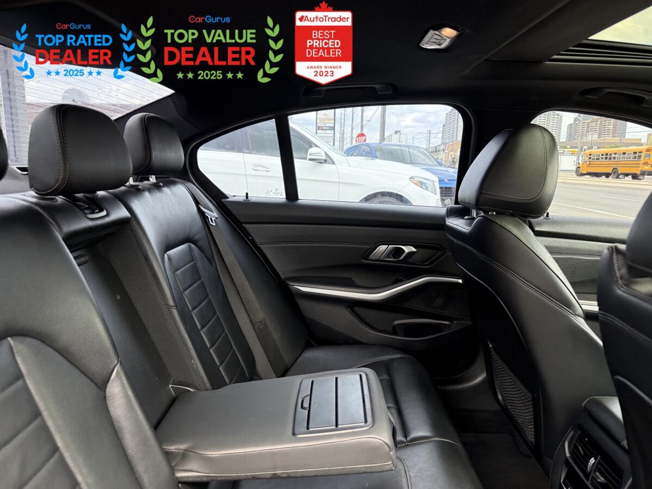 2019 BMW 3 Series 330i //M PKG SHADOWLINE | PANO | LOADED Photo