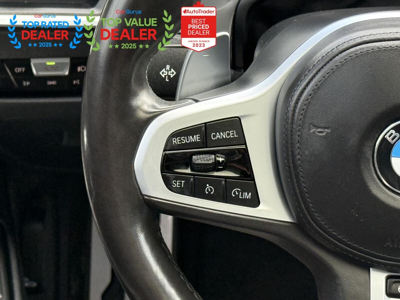 2019 BMW 3 Series 330i //M PKG SHADOWLINE | PANO | LOADED Photo