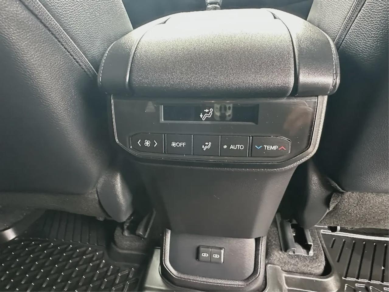 2026 Toyota Highlander HYBRID XLE Photo