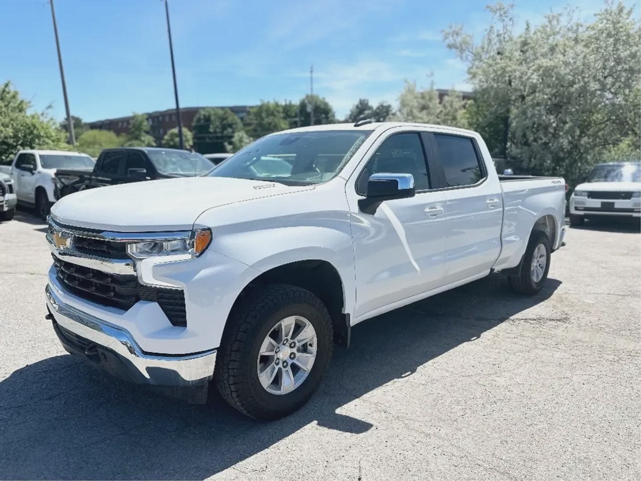 2025 Chevrolet Silverado 1500 LT Crew Cab Photo