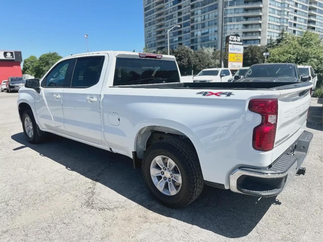 2025 Chevrolet Silverado 1500 LT Crew Cab Photo