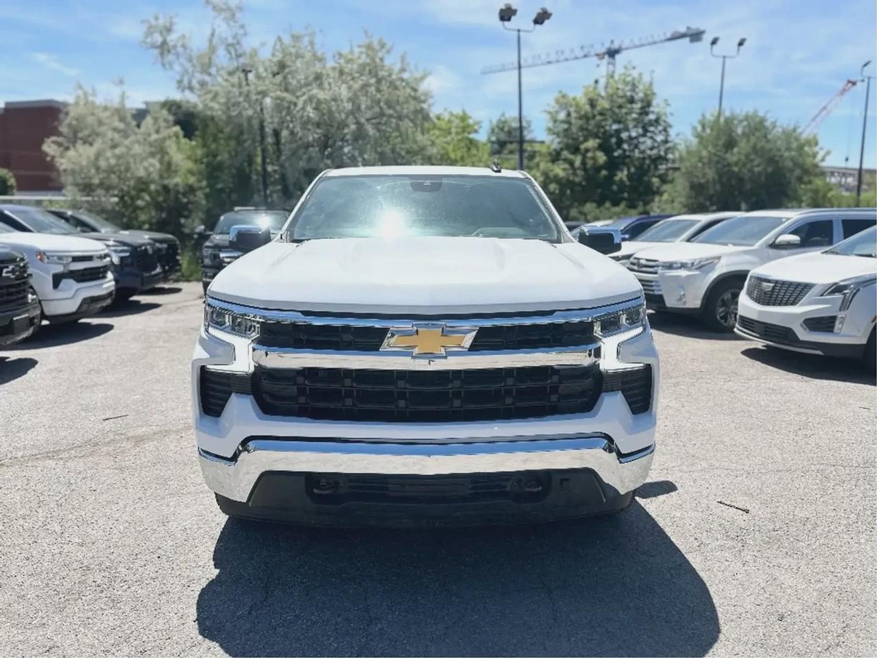 2025 Chevrolet Silverado 1500 LT Crew Cab Photo1