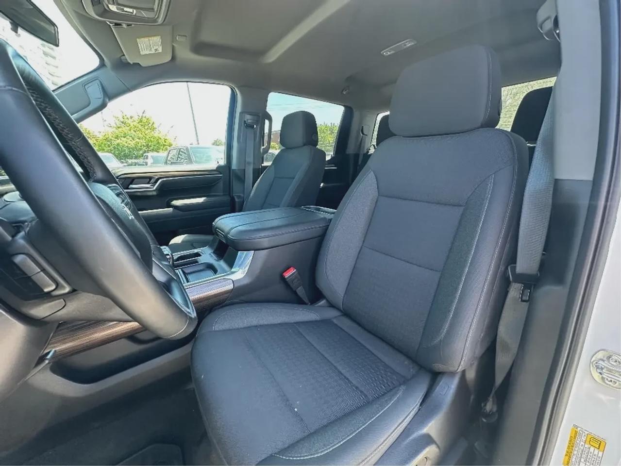 2025 Chevrolet Silverado 1500 LT Crew Cab Photo