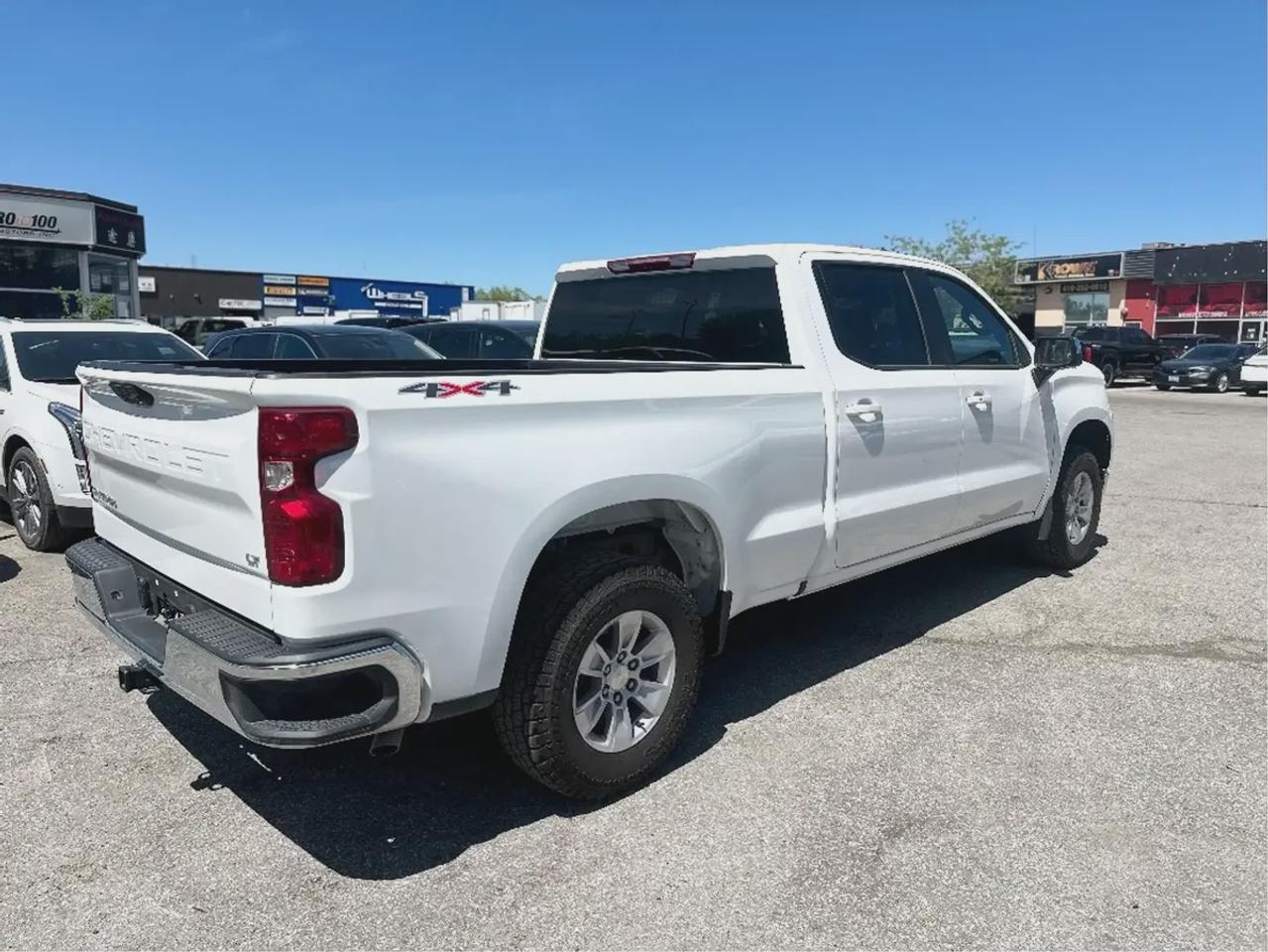 2025 Chevrolet Silverado 1500 LT Crew Cab Photo