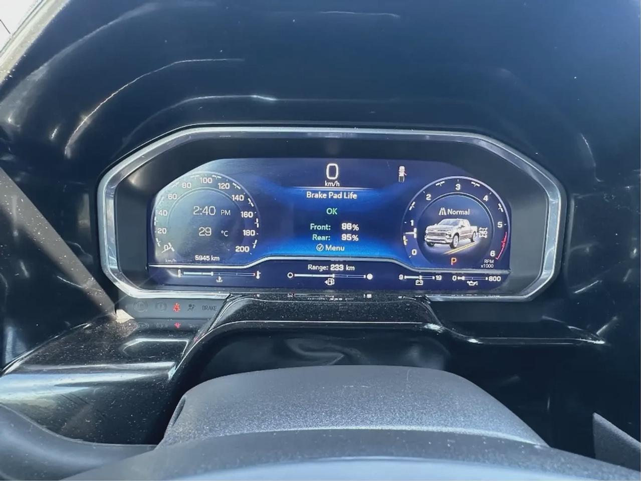 2025 Chevrolet Silverado 1500 LT Crew Cab Photo
