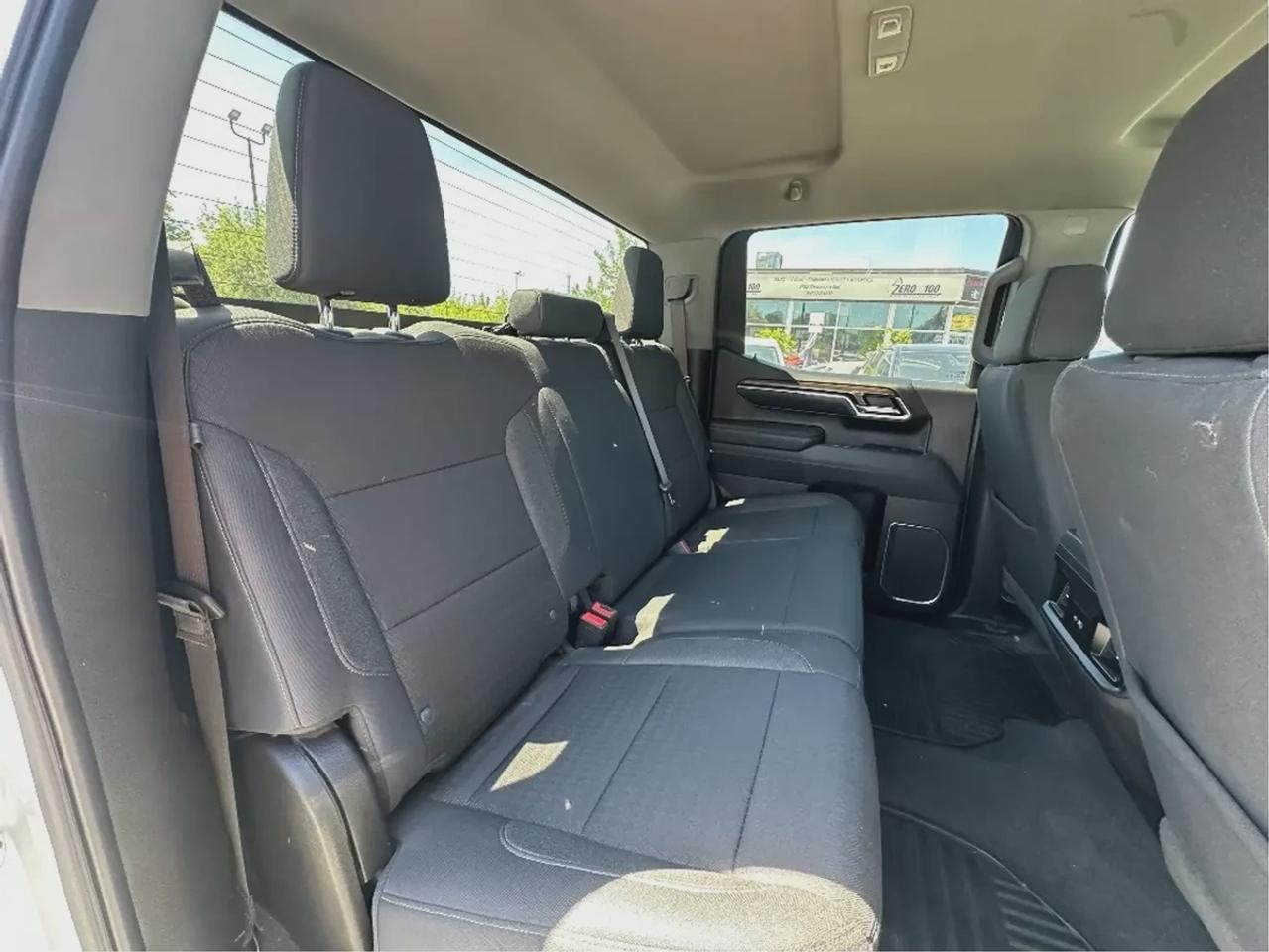 2025 Chevrolet Silverado 1500 LT Crew Cab Photo
