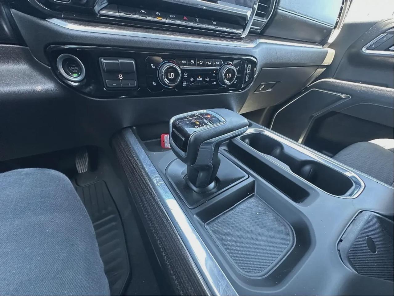 2025 Chevrolet Silverado 1500 LT Crew Cab Photo