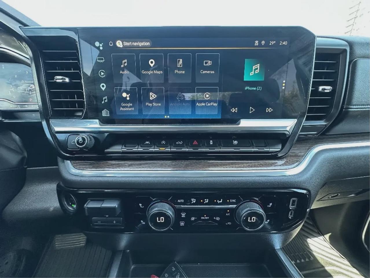 2025 Chevrolet Silverado 1500 LT Crew Cab Photo