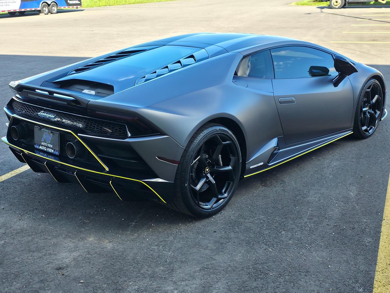 2020 Lamborghini Huracan Evo Coupe *V10 & LOW MILEAGE* Photo4