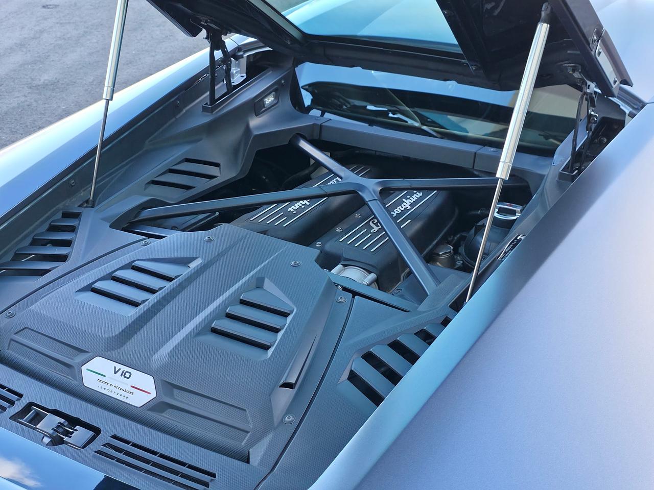 2020 Lamborghini Huracan Evo Coupe *V10 & LOW MILEAGE* Photo